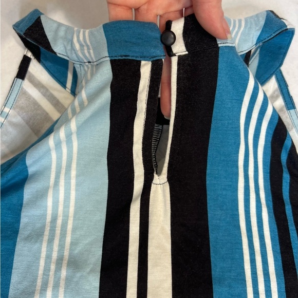 Adrianna Papell - Womens Sleeveless Striped Top Sz. MD - Picture 7 of 8